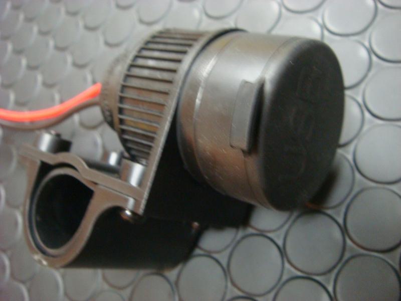 車載用 USB電源ユニット 【ダブルタイプ】