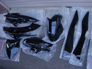 シグナスX 外装キット【28S・4C6】ブラック リアウイング付き【限定】