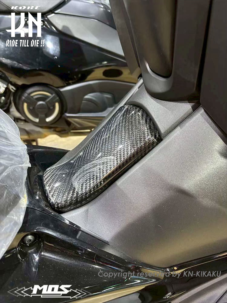 MOS カーボンタンクカバー【XMAX/BPV(2023～)】