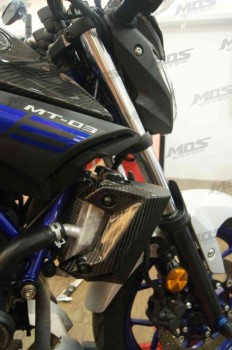 MOS カーボンラジエーターサイドカバー【MT-03】 | KN企画 | スクーター・オートバイ・バイク 改造パーツ 輸入パーツの通信販売